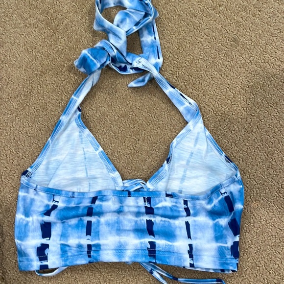 lace up halter cropped tank - Picture 2 of 2